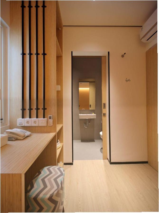 Cool Living Hotell Jakarta Exteriör bild
